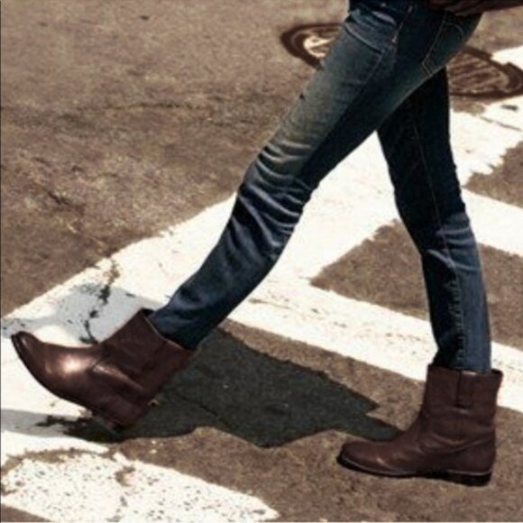 Frye Brown Anna Shortie Leather Distressed Pull On Ankle Boots 6.5 - Picture 2 of 11